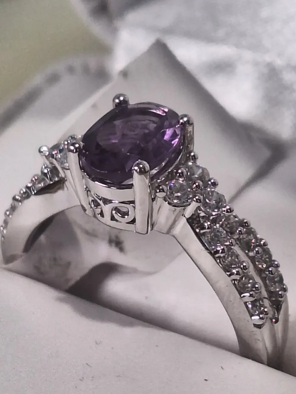 925 Sterling Silver Amethyst Ring Oval Purple Stone CZ Accents Sz 6.5 NIB